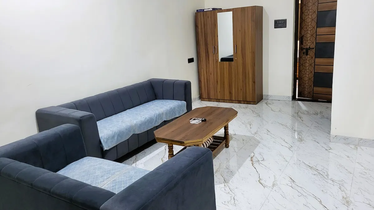 Roomy Nest, Living room